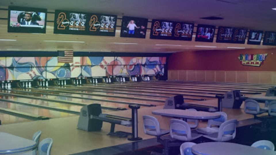 Things to do in Des Moines, Bowling Alley for Birthday Party, Iowa