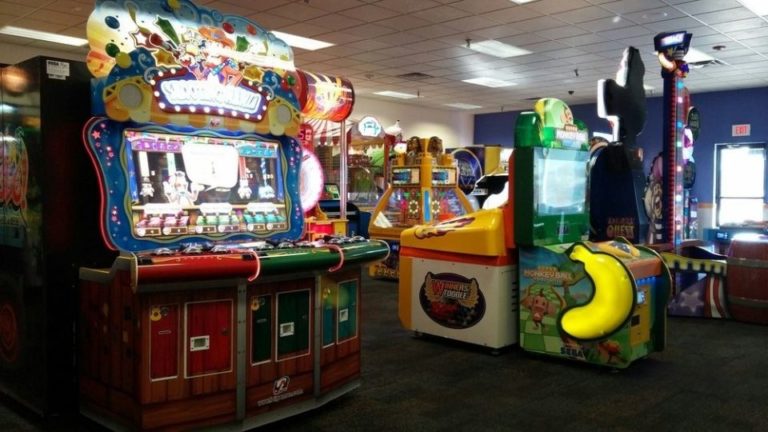 Top 10 Arcades in the Des Moines area, West Des Moines, Iowa