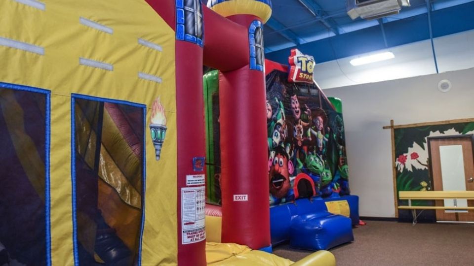 Ankeny kids fun place, Trampoline Jumping Park, birthday party Des Moines Iowa