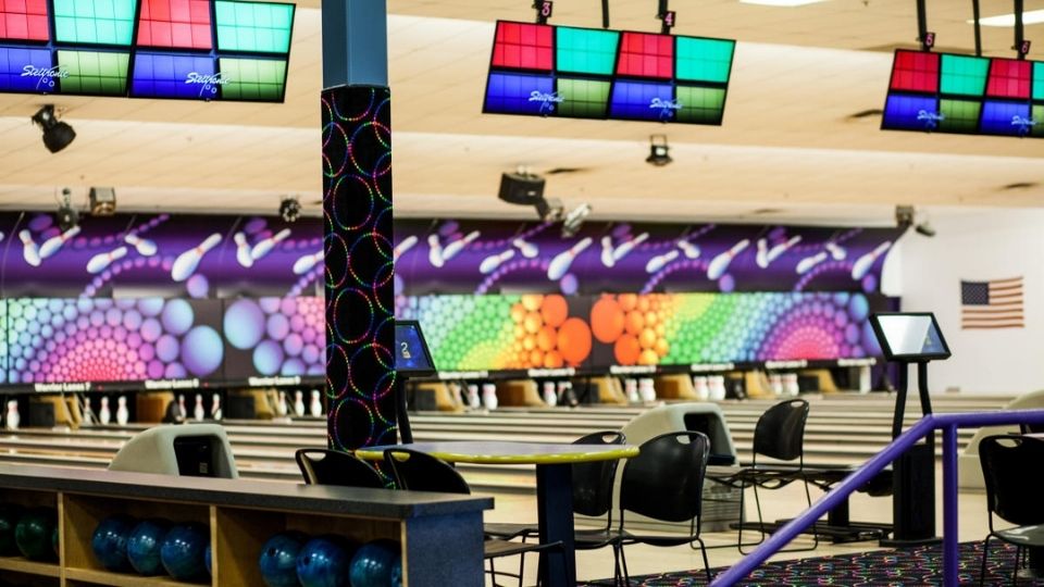 Waukee Bowling Alley, Des Moines Arcade, group outing, family gathering IA
