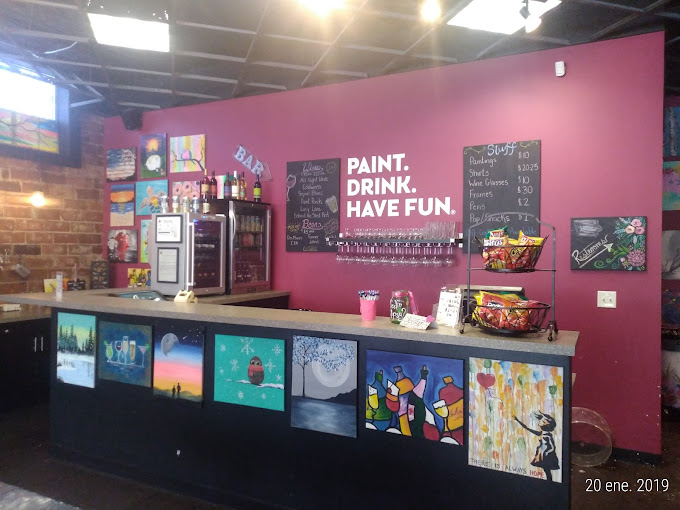 Pinot's Palett - Arts and Crafts Places in Des Moines